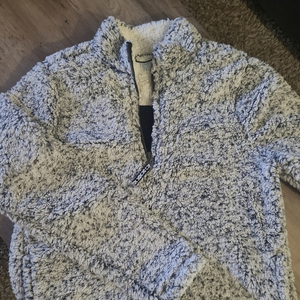 Warm fluffy zip up sweater!